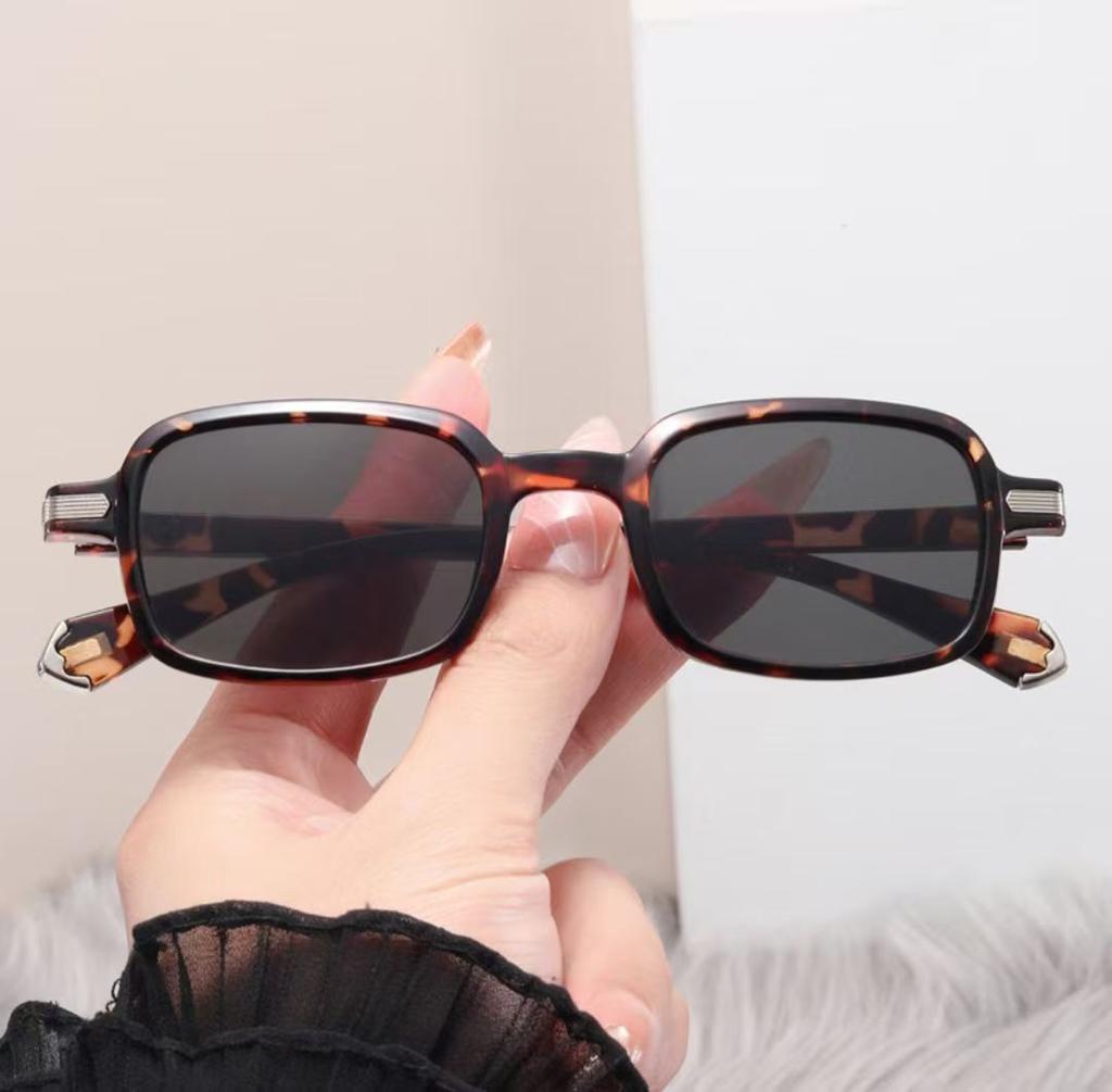 Fashionable Rectangle Shape Sun Glasses for Women Fashion Stylish Anti-reflective Ladies Sunglasses Driving Hiking Outdoor Sunglass