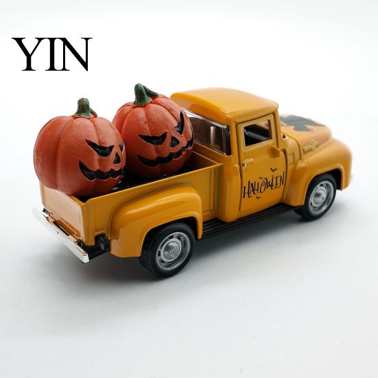 Miniatur Fahrzeug Ornament Halloween Pick-up Truck Legierungsfigurine, Hält Kürbis Vintage Auto Statue, Pickup Tischmittelstück für Feiertage