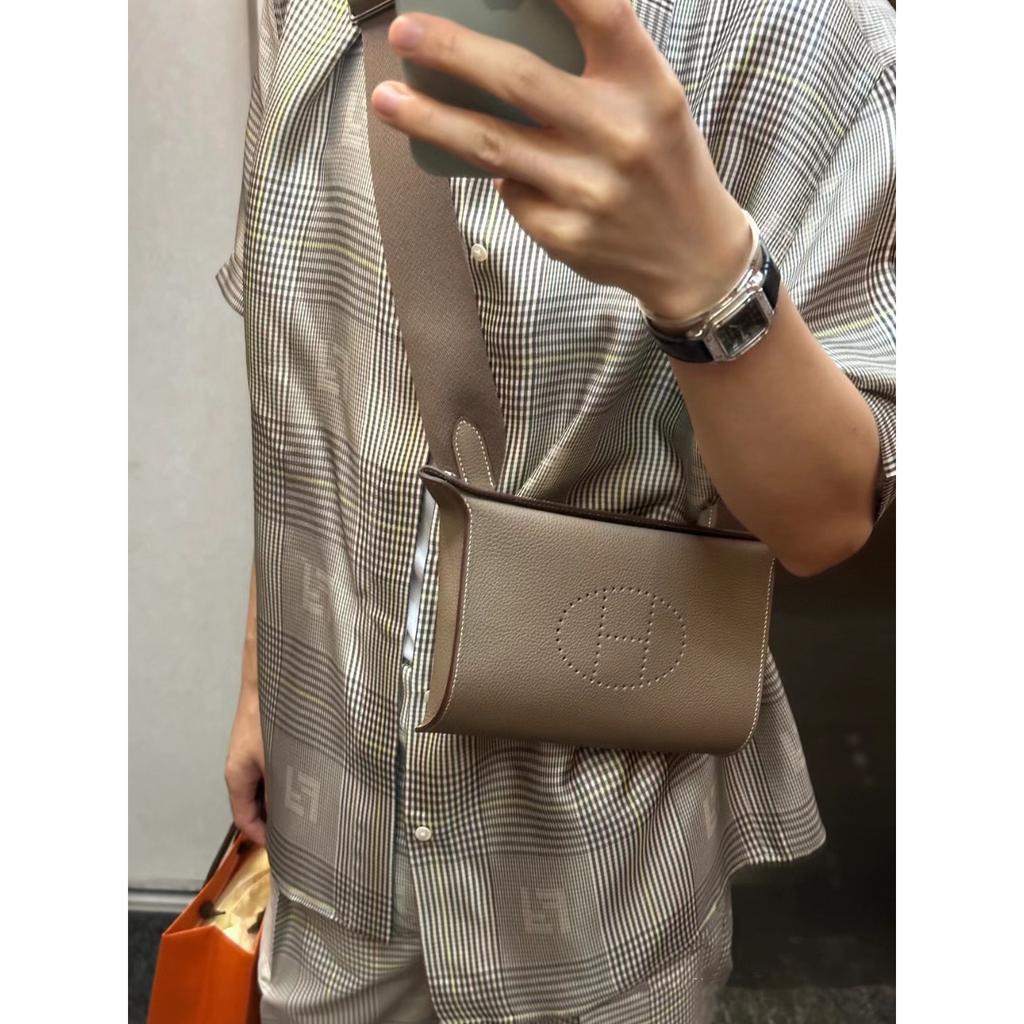 High-end versatile first-layer cowhide bag, dinner plate bag, genuine leather unisex bag, casual shoulder messenger bag.