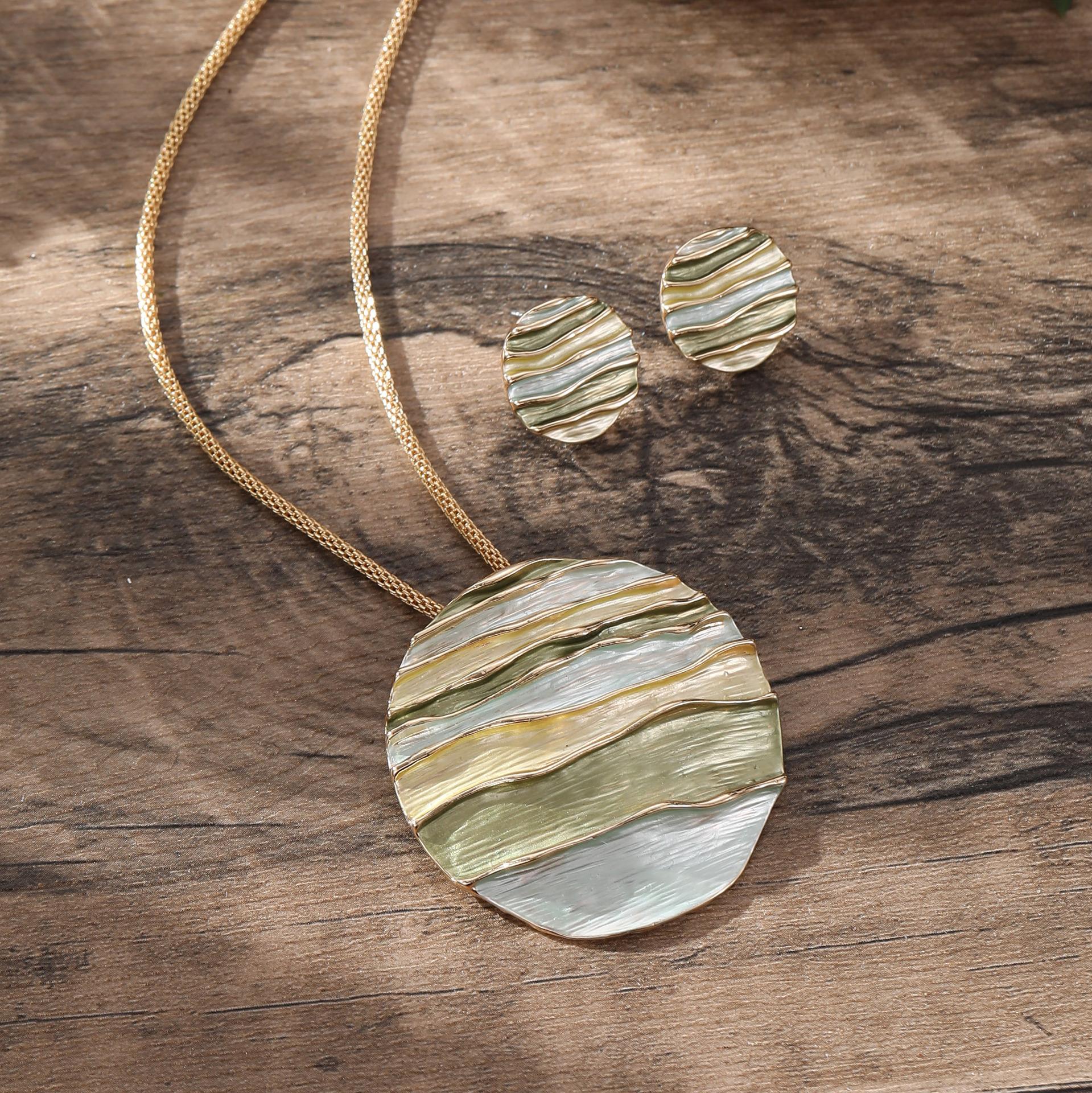 

Новый цвет Масло Круглый Линия Волна Серьги Ожерелье Набор Маленький Свежий Пляжный Женский Набор Ювелирных Изделий