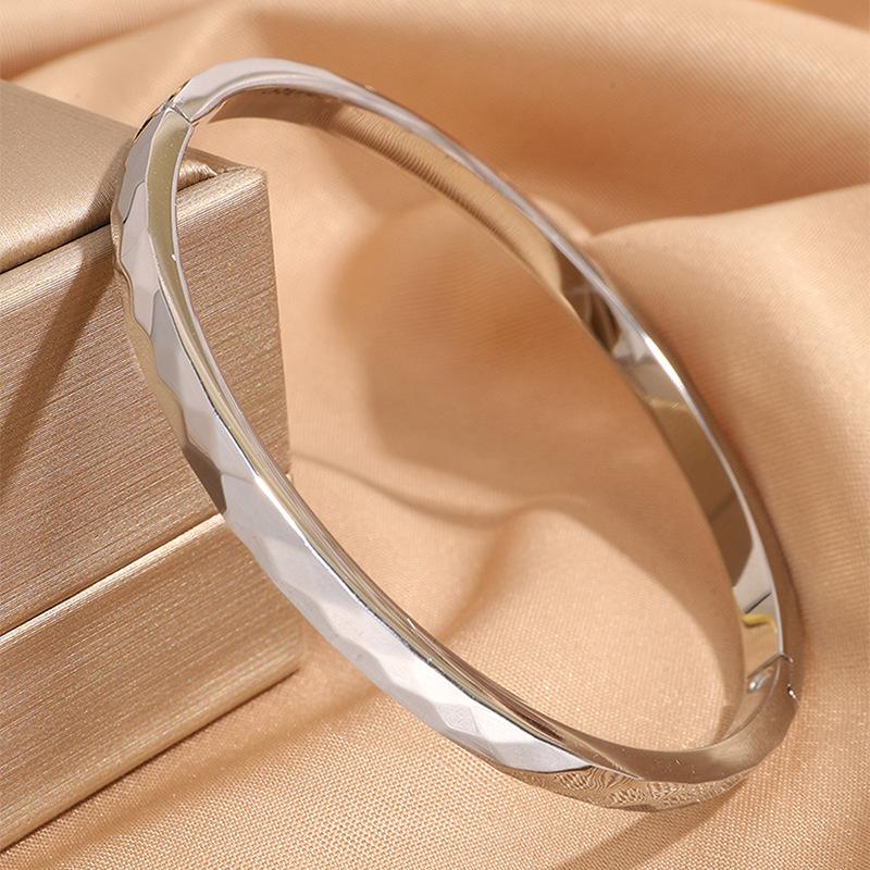 Titanium Steel Rhombus Bright Fashionable Light Luxury High-end Bracelet for Women