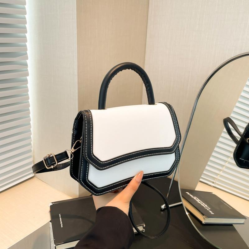 Stylish 2024 New Womens Single Shoulder Crossbody Bag With Chic Square Design
