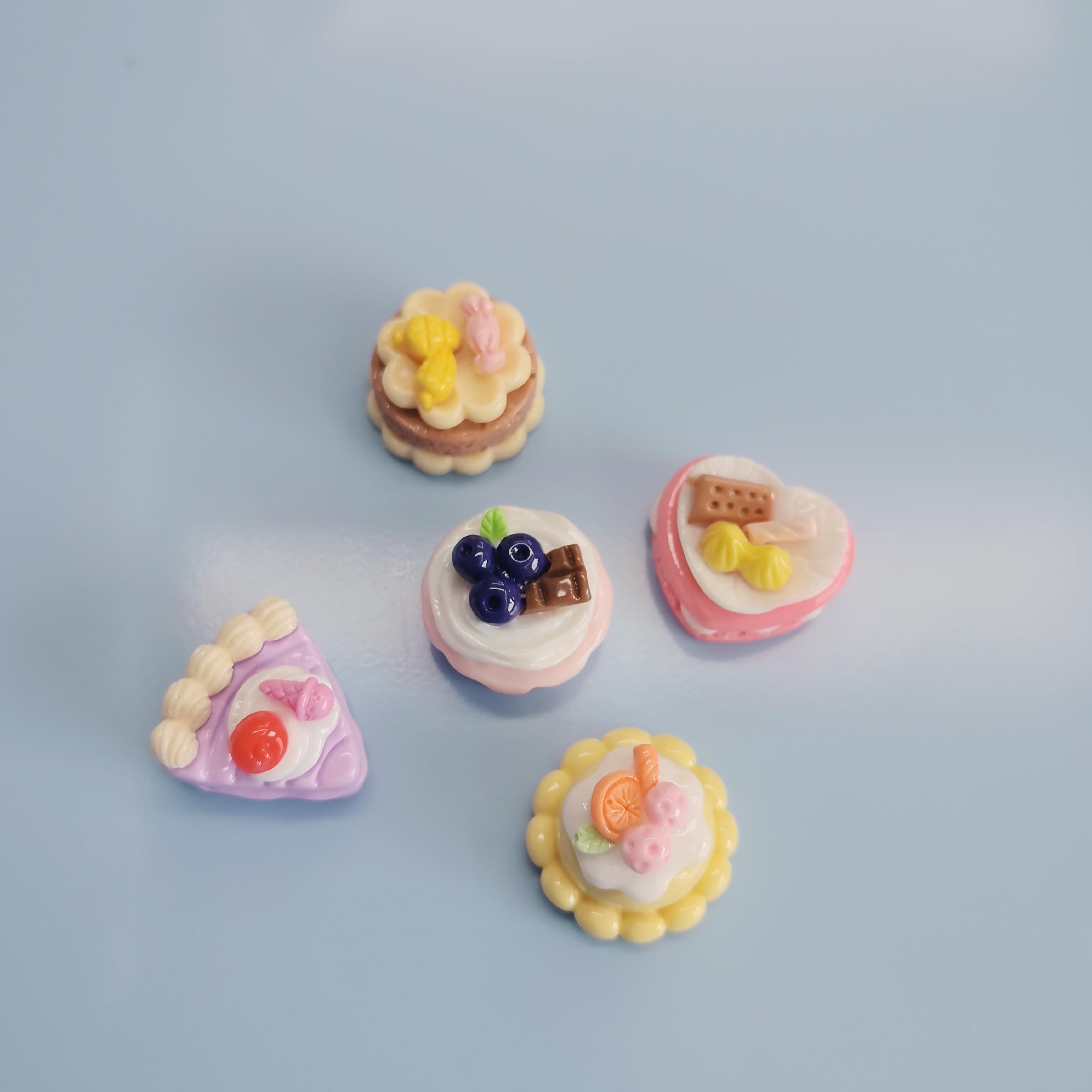 Kawaii Resin 3D Mini Cake Food Mini Figure Miniature Doll House Decorative Sculpture Desk Accessories Resin&25MM-100PCS/BAG