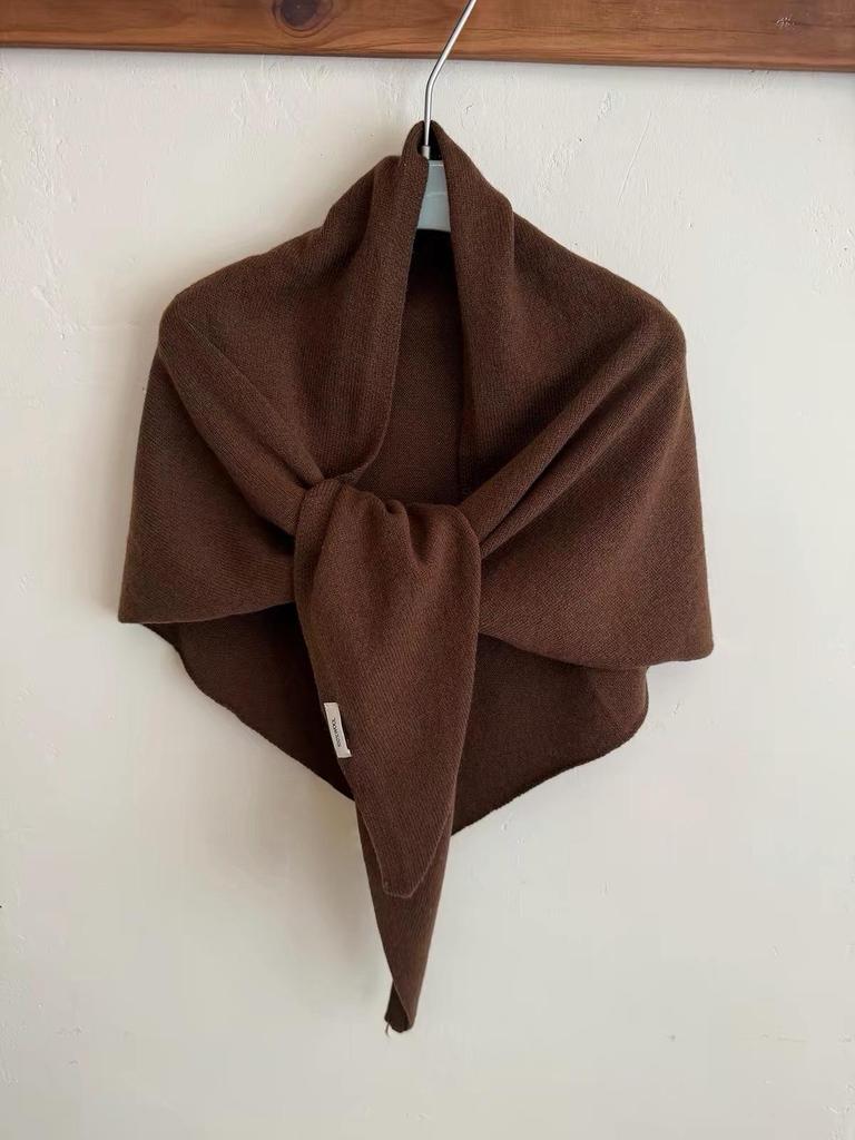 Women's 100% Wool Knit Triangular Scarf - Large Shawl for Autumn/Winter, Warm Outerwear, Neck Protector