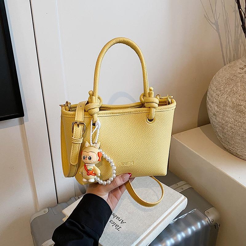 Early Spring Niche Handbag Women's New Fashion Handbag Small Tote Bag Versatile Commuter Messenger Bag