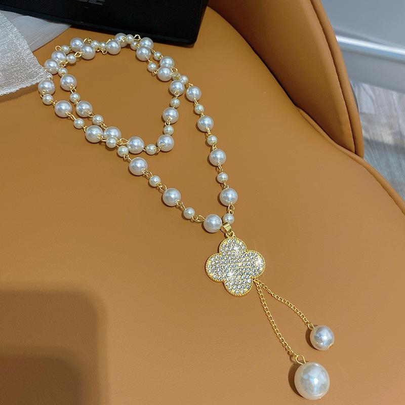 Pearl Four-leaf Flower Necklace Women's Light Luxury Niche Design Sense High-end Sweater Chain Jewelry Long Autumn and Winter Sweater Pendant