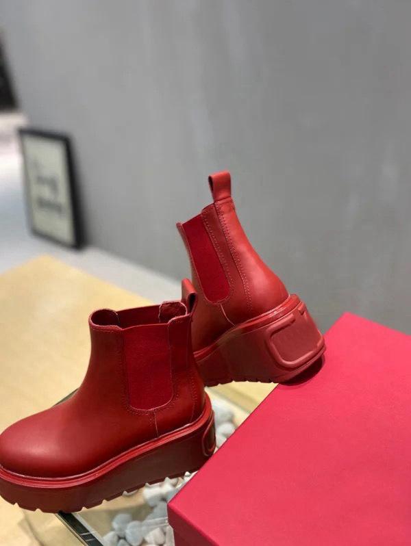 

Su Yinyin has the same style, round head thick-soled Martin boots, women s British style thick heel thin boots, Chelsea short boots, cigarette boots. 40