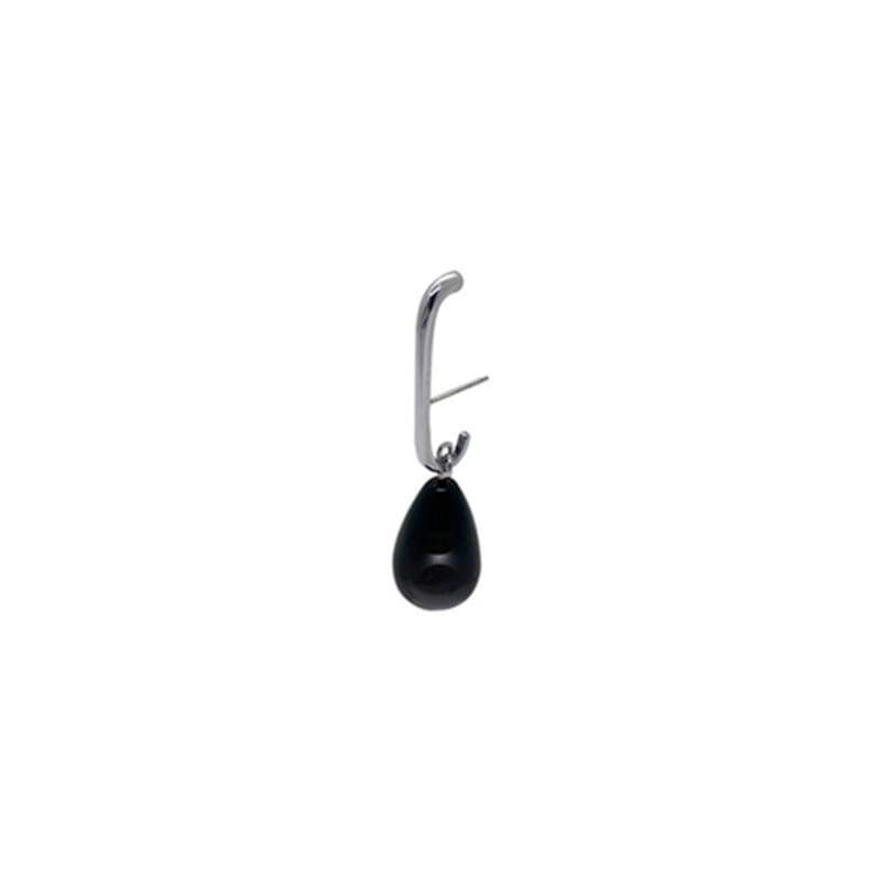 LEYIE SINGLE WATERDROP ONYX CUFF EARRING