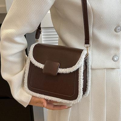 Eine neue Winter Mehrzweck Koreanischer Stil Ins Patchwork Textur Einzelne Schulter Umhängetasche mit einer femininen Note und einer kleinen quadratischen Tasche