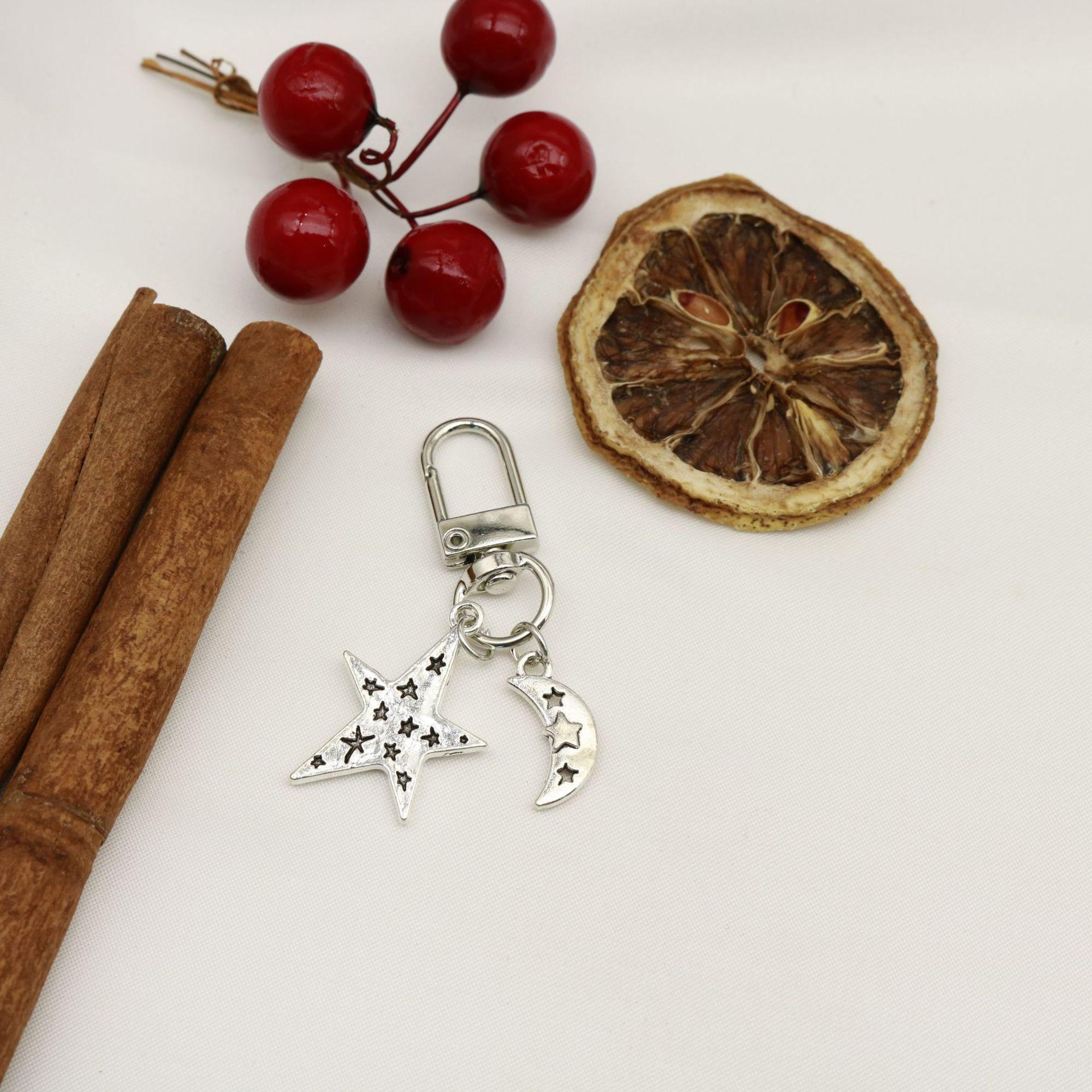 Trendy Star Moon U-shaped Keychain Earphone Case Pendant Gift серебряный