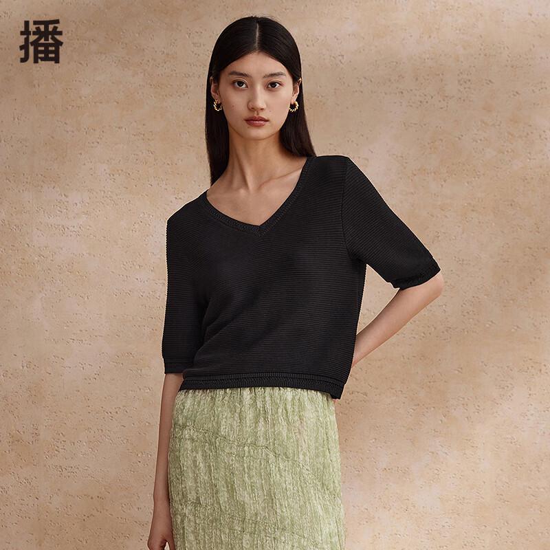 

Broadcast Women s V-Neck Knit Short Sleeve Top XS