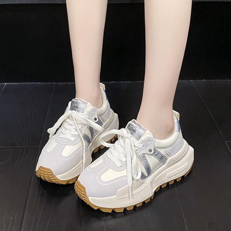Thick-soled Forrest Gump shoes new inner height increase super fire muffin casual sports dad shoes