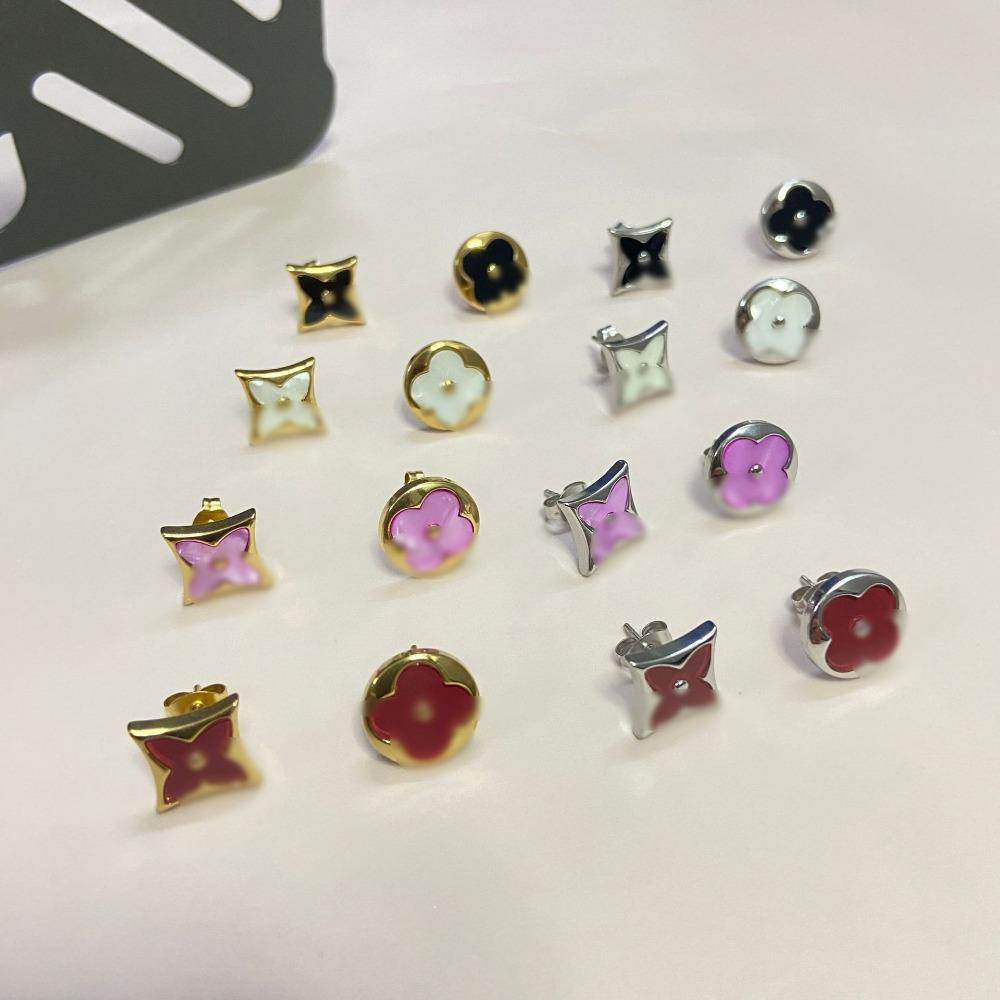 Náušnice se čtyřlístkem Kulaté květinové náušnice Špičaté květinové náušnice Náušnice z perleti a diamantů Stylovénejjednodušší ke kombinacivýprodejnovýtrendy