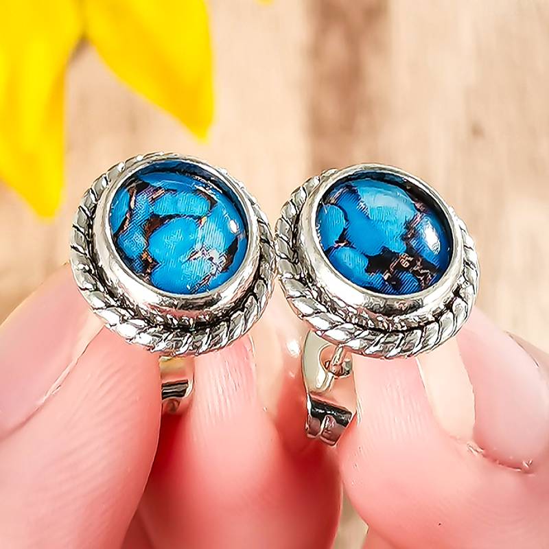 

Huitan Круглі Сині Дизайнерські Жіночі Пусети для Вечірки Щоденні Універсальні Елегантні Сріблястого Кольору Металеві Аксесуари Прикраси