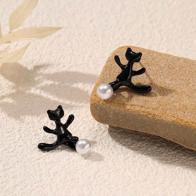 Cartoon Personality Temperament Niche Design Sense Black Cat Pearl Stud Earrings Women Ins Tide High Fashion Sense Earrings