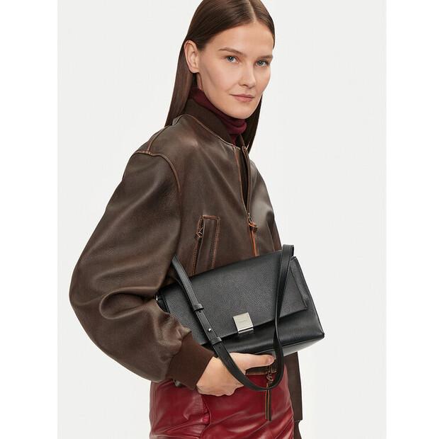 Bag Calvin Klein Calvin Klein Ck Plaque Medium Shoulder Bag K60K612783 Black