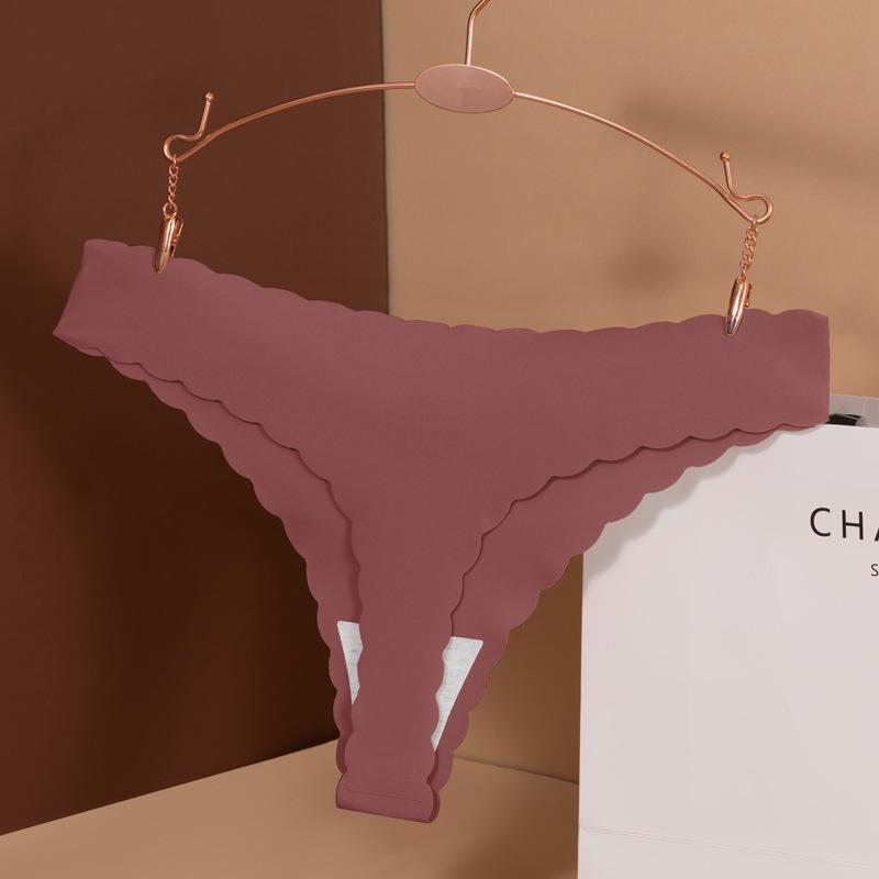 Women's Ice Silk Low-Waist Seamless Panties with Pure Cotton Crotch - Sexy European & American Plus Size Triangle Design