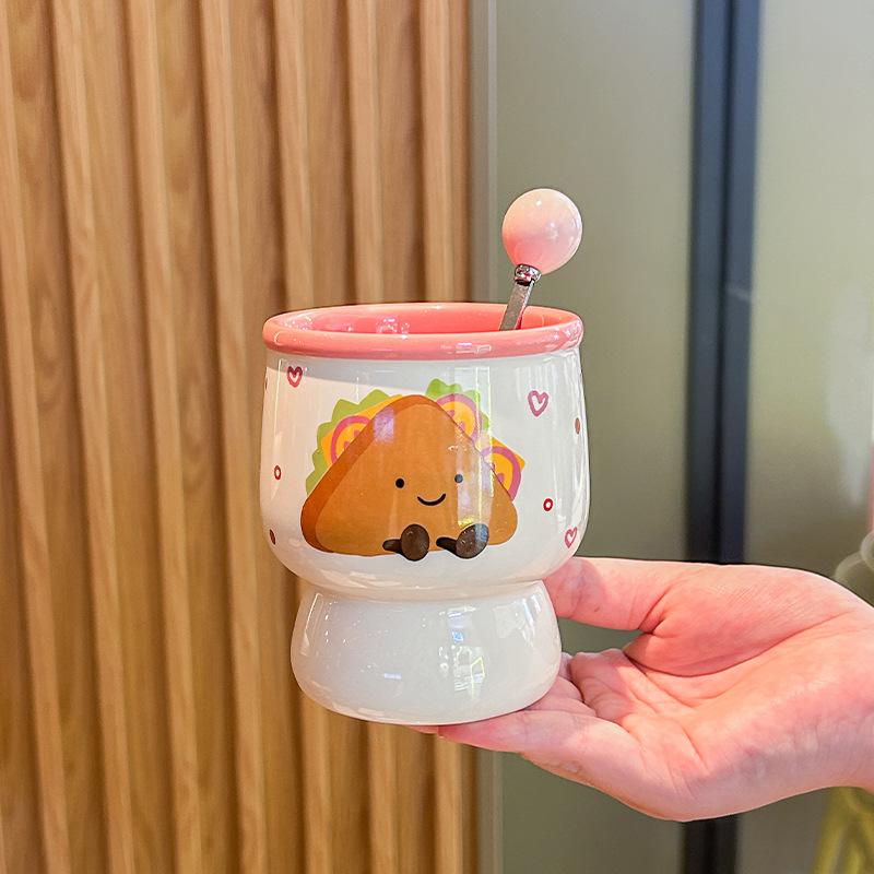 Birthday gift, girl holding a coffee cup, high-value ceramic latte cup, household drinking cup, and mug as a souvenir.