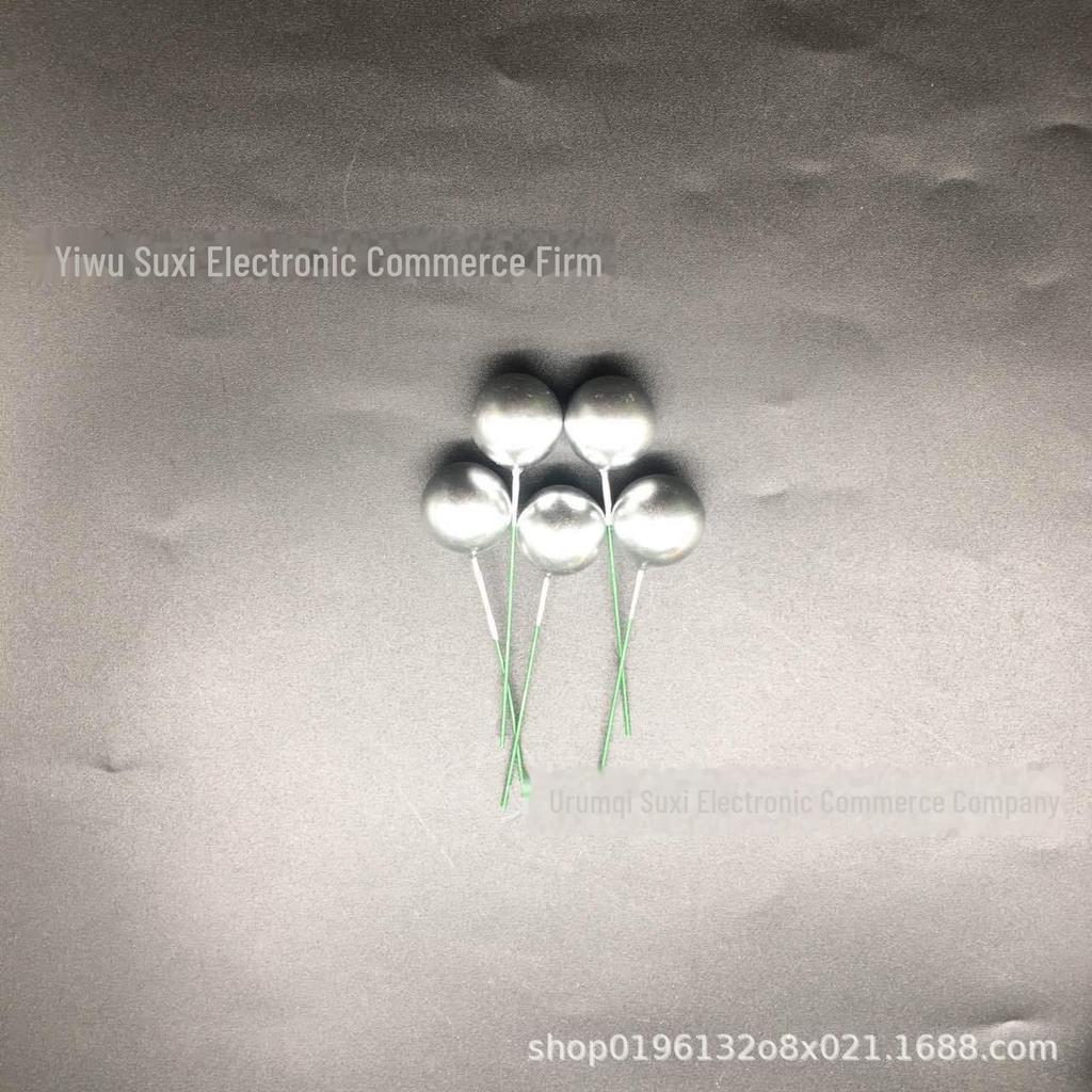 Goldene, silberne und bunte runde Ball-Kuchendekorationen - Geburtstagsfeier Cold Style Ornamente verfügbar