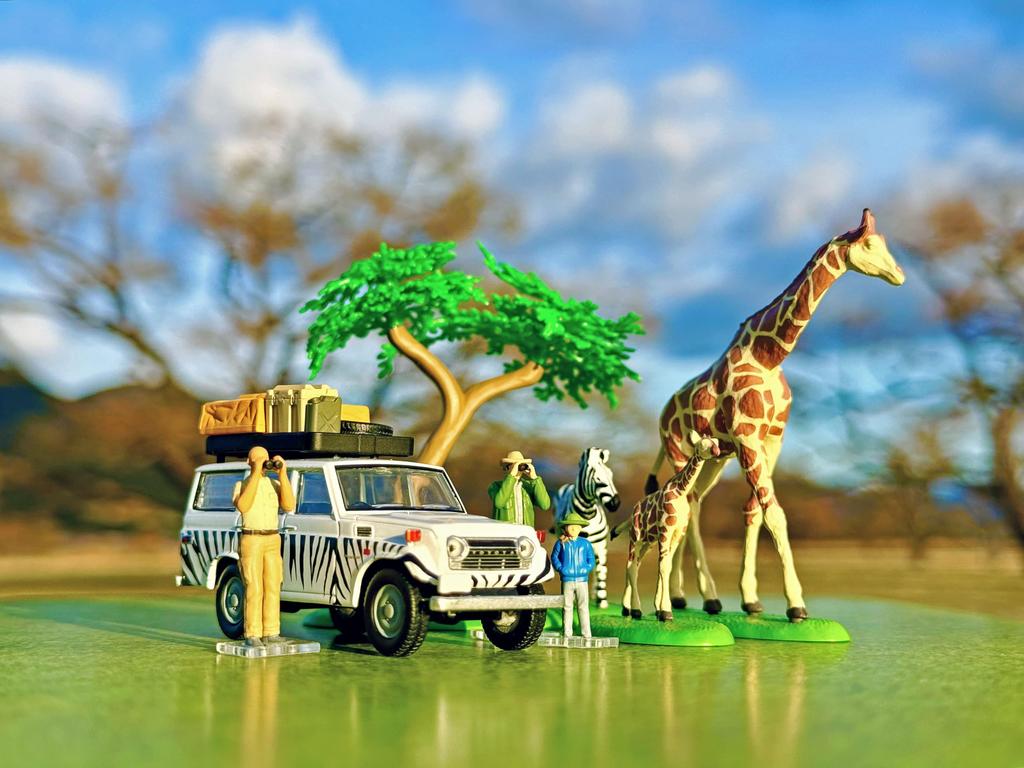 TOMYTEC Kaiyodo X Tomica Limited Vintage Geocolle 64 Car Snap 28a Safari 1 Toyota Land Cruiser ABS PVC Dolls and Accessories Partially Miniature Car