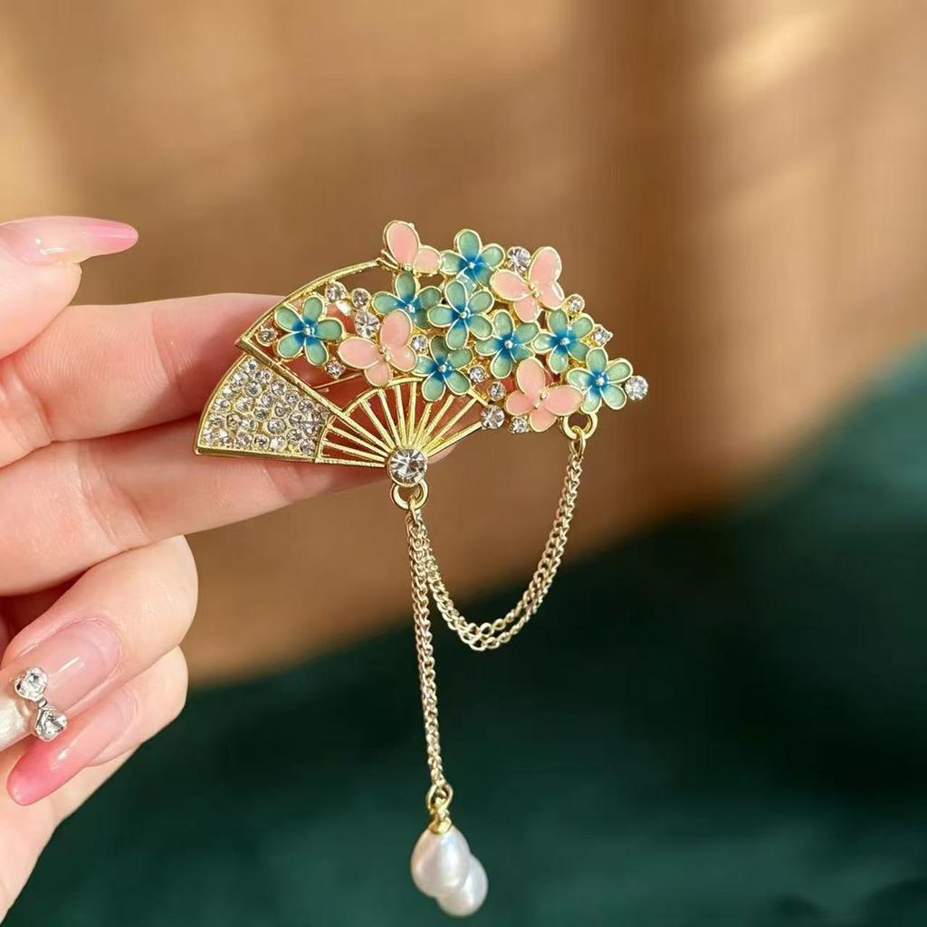 Flower Folding Fan Brooch Premium Sense Delicate Light Luxury Press Flap Clothing Clothing Waist Buckle Pin Jewelry Flower Brooch