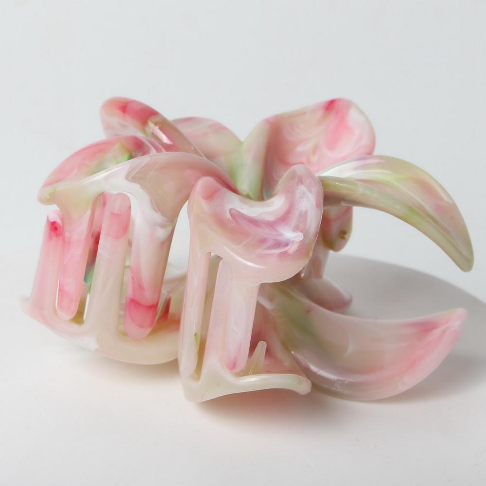 Tropical Flower Hair Claw Clips Hawaiian Plumeria Hair Accessories for Thick and Thin Hair Large Beach Hair Clips for Women Girl