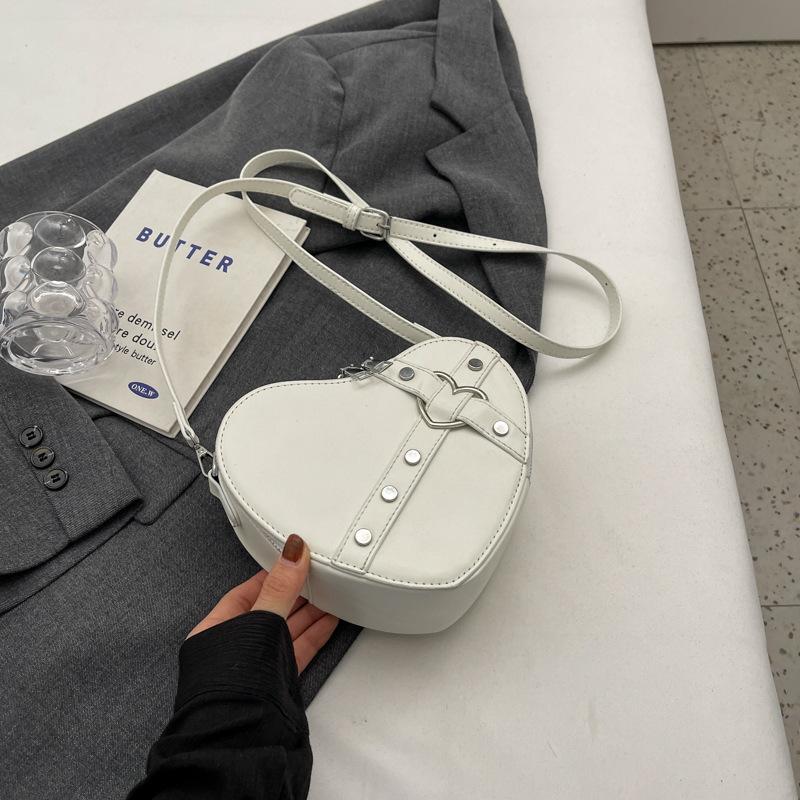 

2024 Новая модная и популярная универсальная сумка через плечо с заклепками, женская сумка Love Bag, сумка