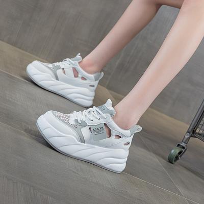 Dicksöhlige hohle weiße Schuhe Damen 2025 Sommer Mesh Explosion Casual Mode Vielseitig Hohl Atmungsaktiv Erhöhend Damen Schuhe