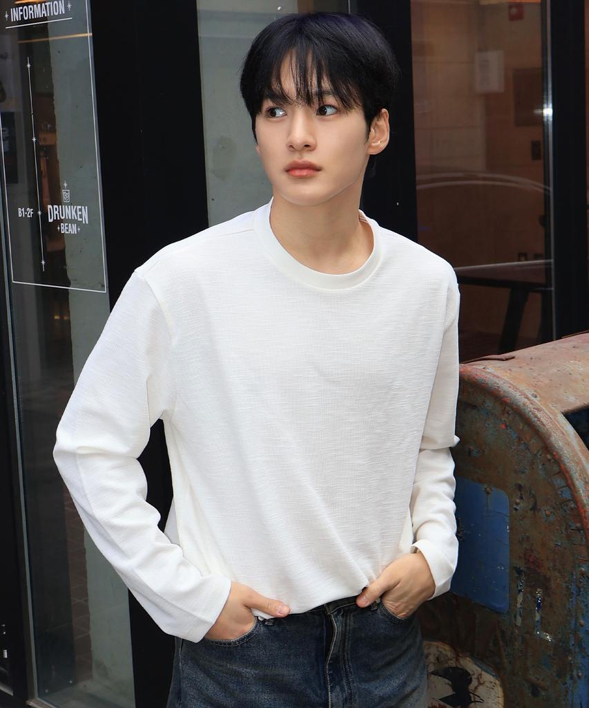 MINDBRIDGE Sakariba Slub Round Long Sleeve T-Shirt - 2 Colors