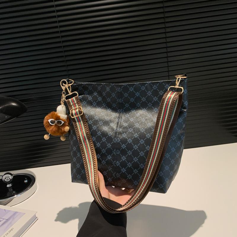 

Ретро и красивая сумка через плечо большой емкости летняя новая модная повседневная простая модная ручная сумка-ведро Without pendant