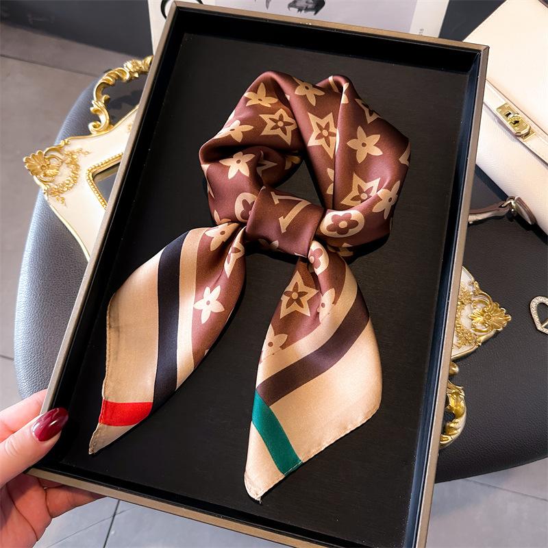 Brand la Modă Vară Eșarfă Simplă cu Imprimeu Litere Mătase Eșarfă Pătrată 70Cm Mătase Simulație Eșarfă Versatilă la Modă Femeie Profesionistă