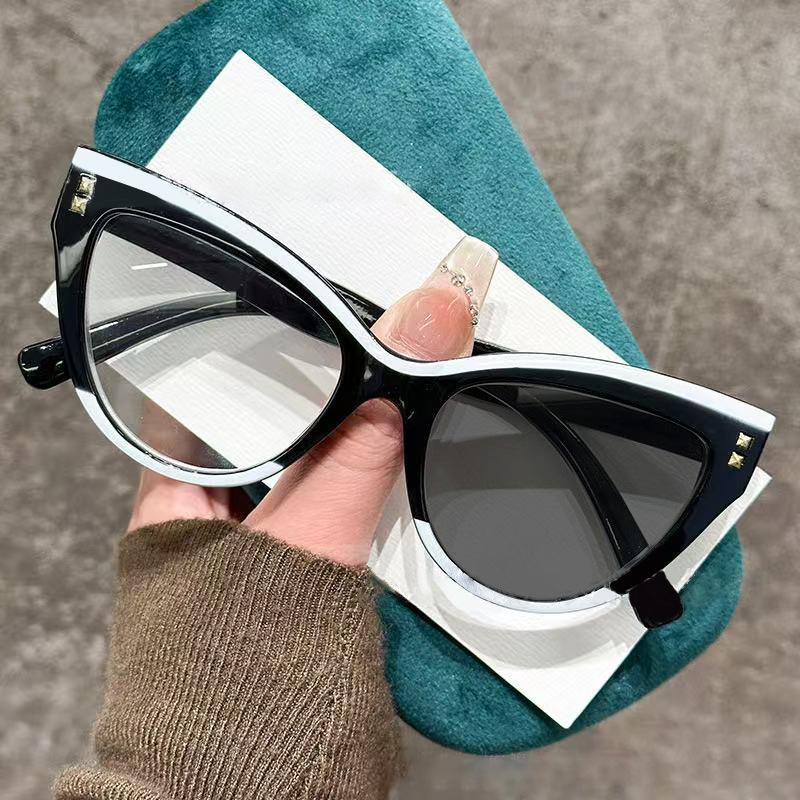 Oversized Cat Eye Pochromic Myopia Glasses for Women Outdoor UV Protection Driving Sunglasses Anti Blue Light Glasses Diopter