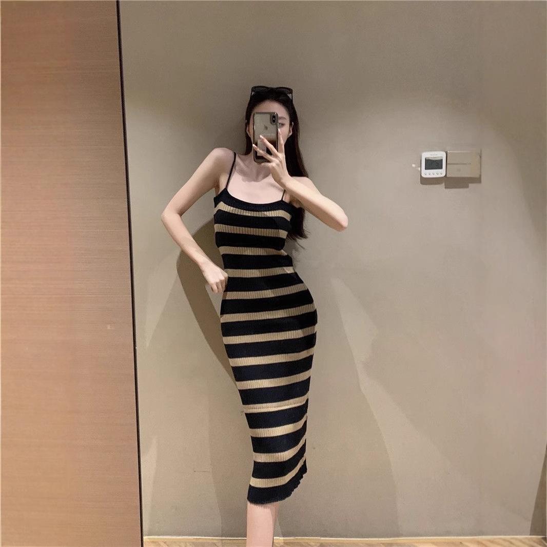 

Полосатое вязаное летнее платье-майка - Женский облегающий зрелый стиль, средней длины One Size (Recommended for up to 125 lbs)