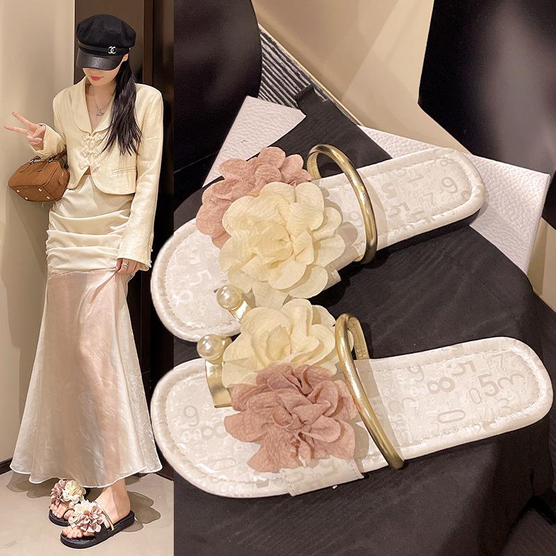 2025 summer new open-toed flower casual beach women's cool slippers low-heeled flat bottom women's high-end sense