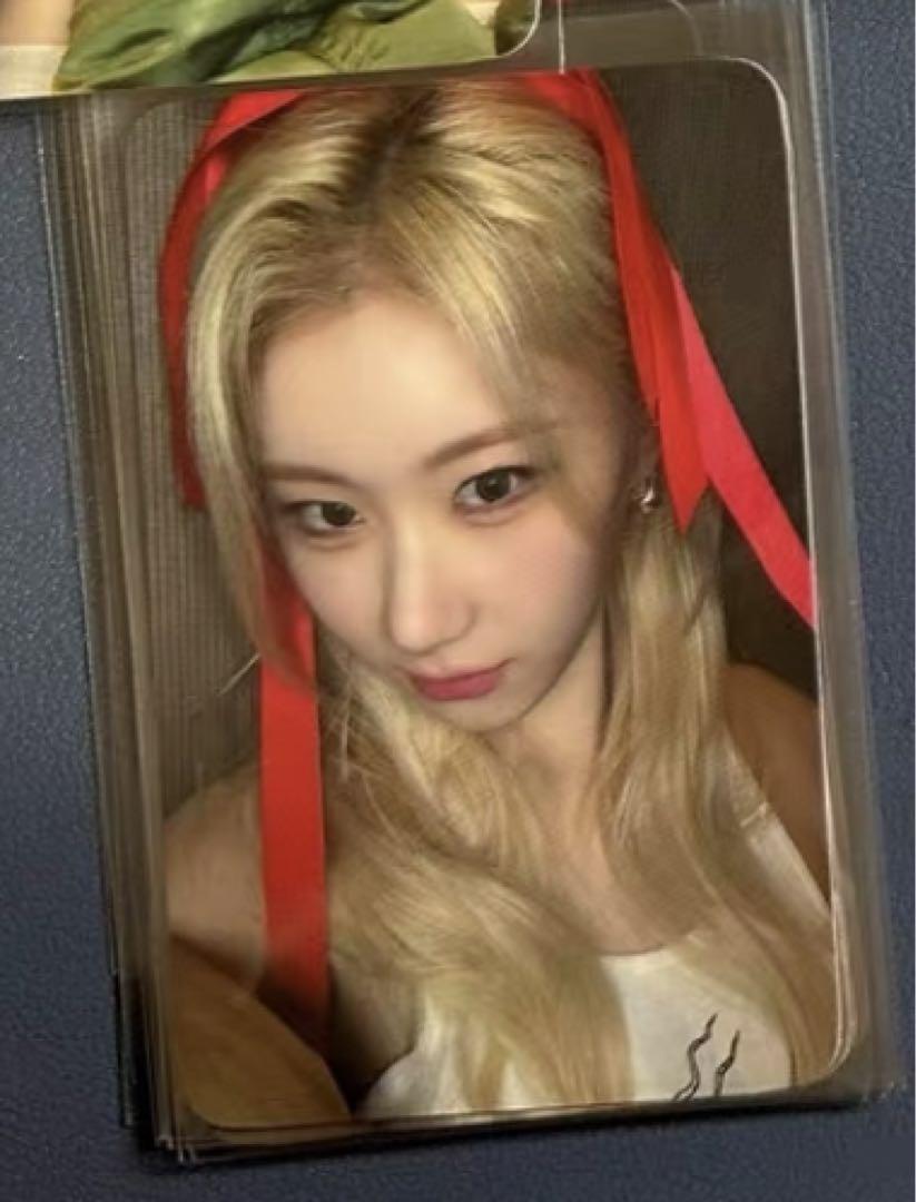 

[USED] itzy GOLD withmuu 1.0 Yonton Limited Trading Card Chaeryun