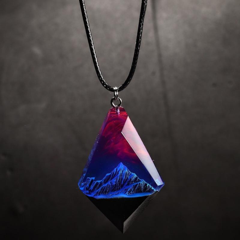 Aurora Glow-in-the-Dark Resin Pendant Necklace - Handmade Luminescent Jewelry for Couples and Birthdays.