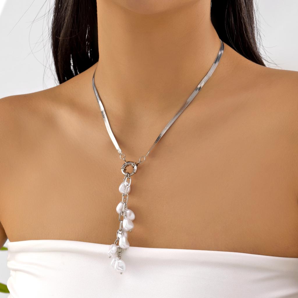 Vintage Imitation Pearl Long Tassel Necklace Women Flat Snake Bone Chain Clavicle Choker Jewelry