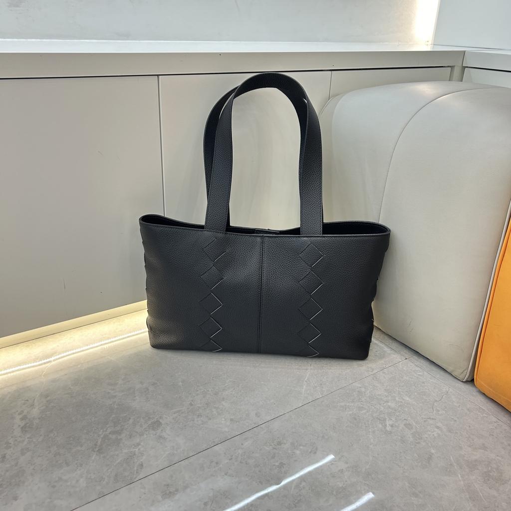 Cross-border early autumn grain first layer cowhide portable tote bag texture shoulder underarm bag commuting versatile messenger women's bag