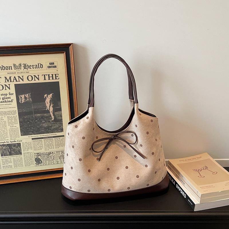 Korean version of polka dot design shoulder bag women's new large-capacity commuter bag versatile casual portable tote bag