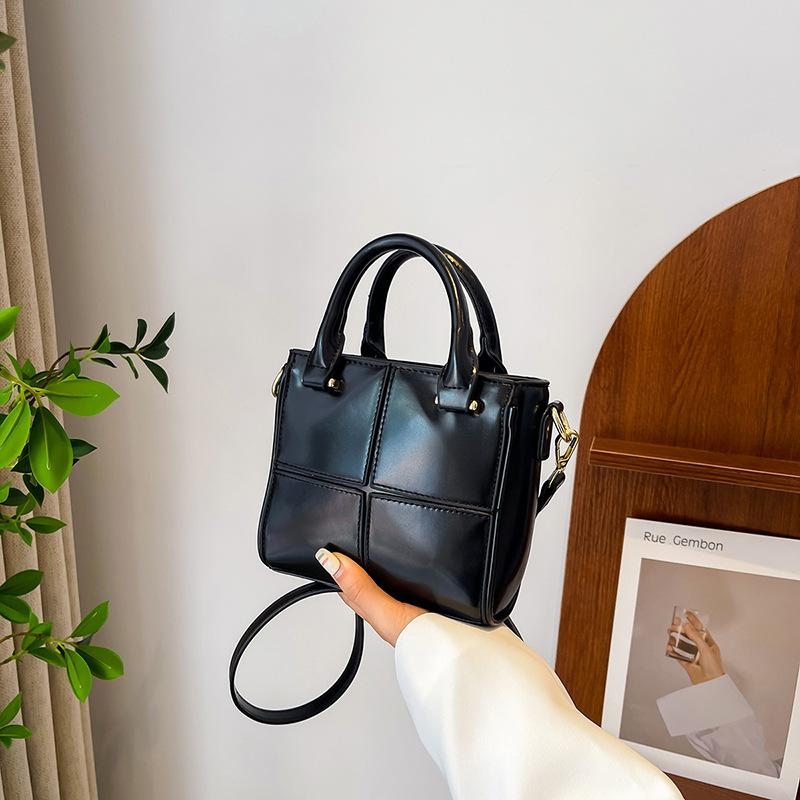 Fashion Portable Small Square Bag Women's Versatile Shoulder Bag New Casual Messenger Bag