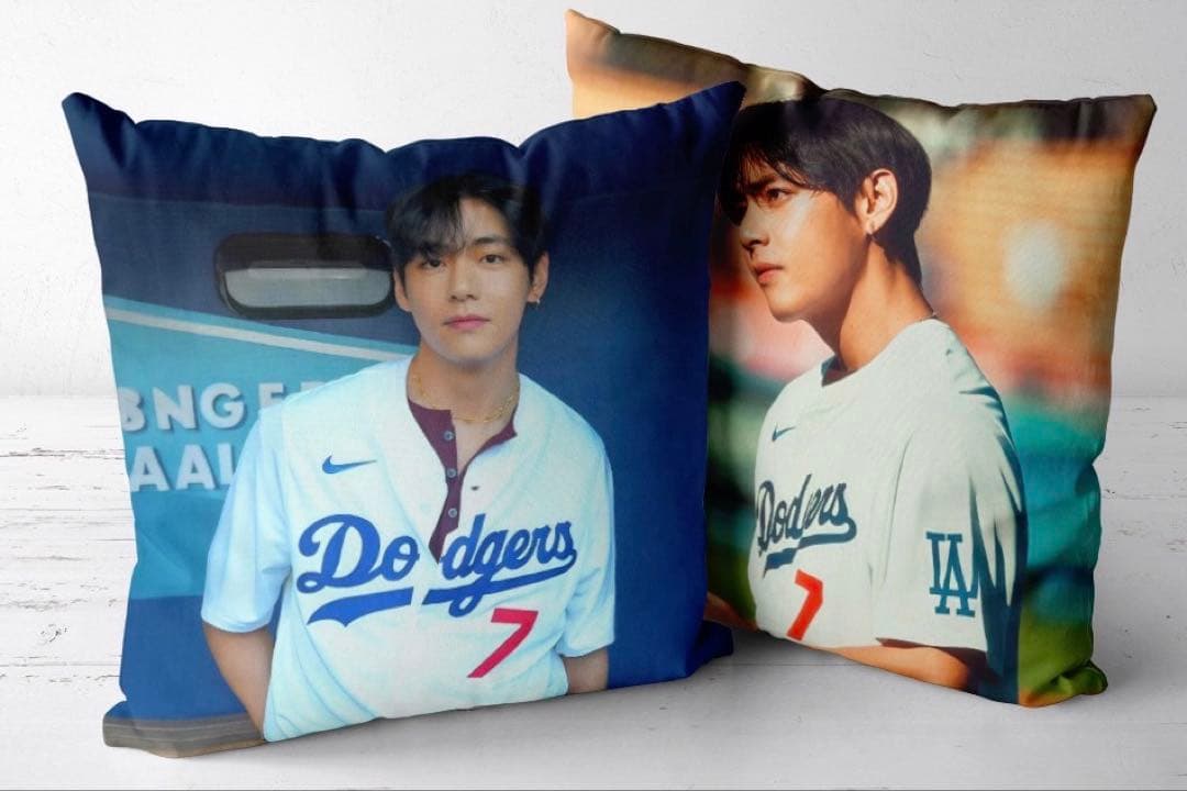 

[USED] BTS Cushion Cover MLB Taehyung V Tae