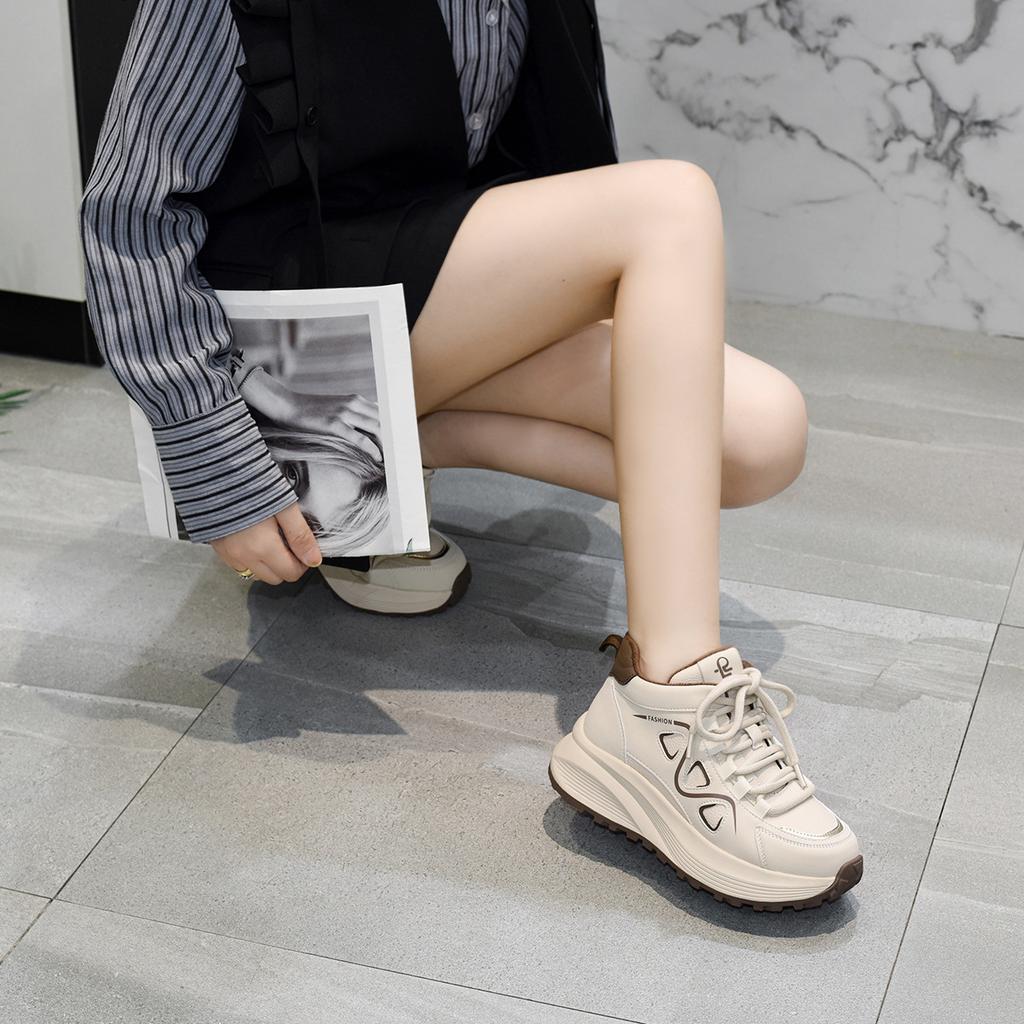 High-top Little White Shoes Women's Autumn and Winter Platform Sports and Leisure Shoes Velvet Lace-up Women's Cotton Shoes