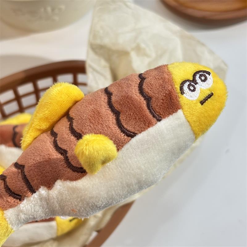 Cute Funny Small Fish Squeak Plush Doll Stuffed Toy Keychain Backpack Pendant Bag Hanging Couple Ornaments Pet Teething Toy Gift