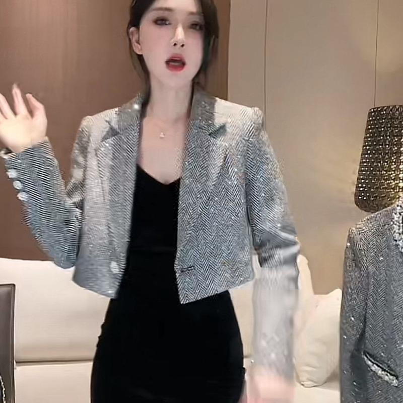 Luxusní krátká bunda ve francouzském stylu vyzařuje elegantní vůni módní kabát s dlouhým rukávem