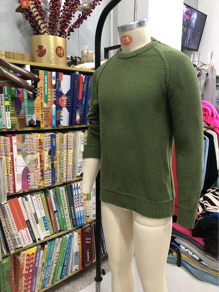 2024 Men's Autumn/Winter Casual Solid Knit Sweater
