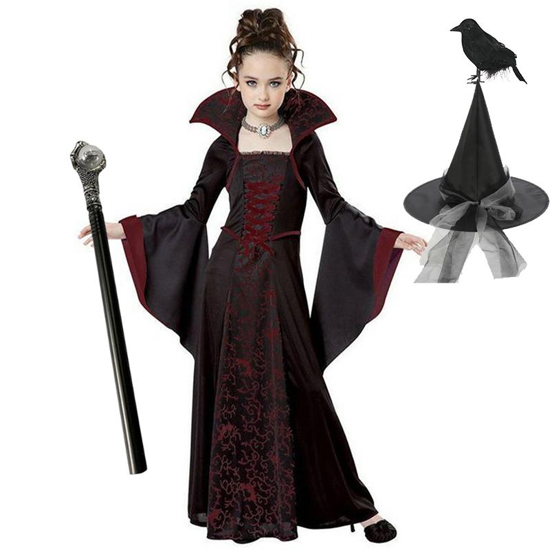 Helovīna Melnās Raganas un Vampīra Cosplay