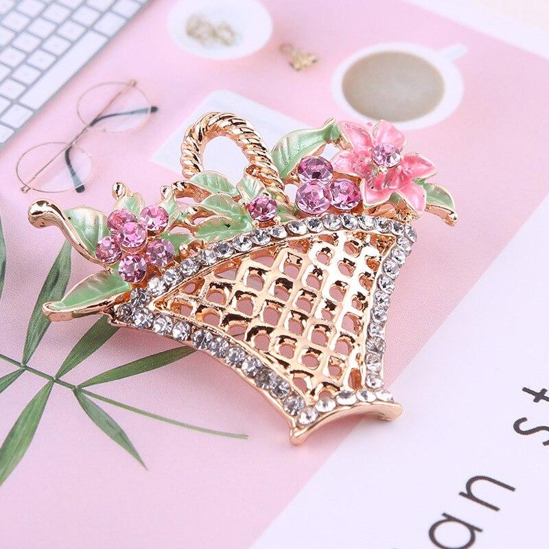 Blucome Hollow-out Diamond Flower Basket Brooch Color Retention Electroplating Brooch Fashion Pearl Clothing Wearing Pin