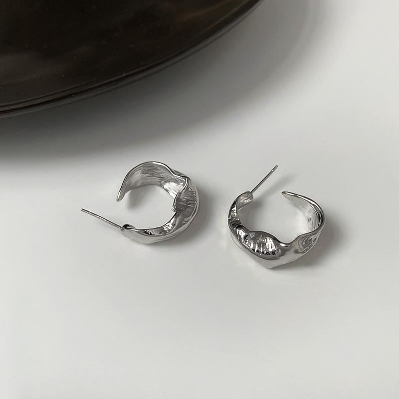 

Real gold electroplated silver needle irregular earrings European and American cold wind retro earrings personalized temperament earrings