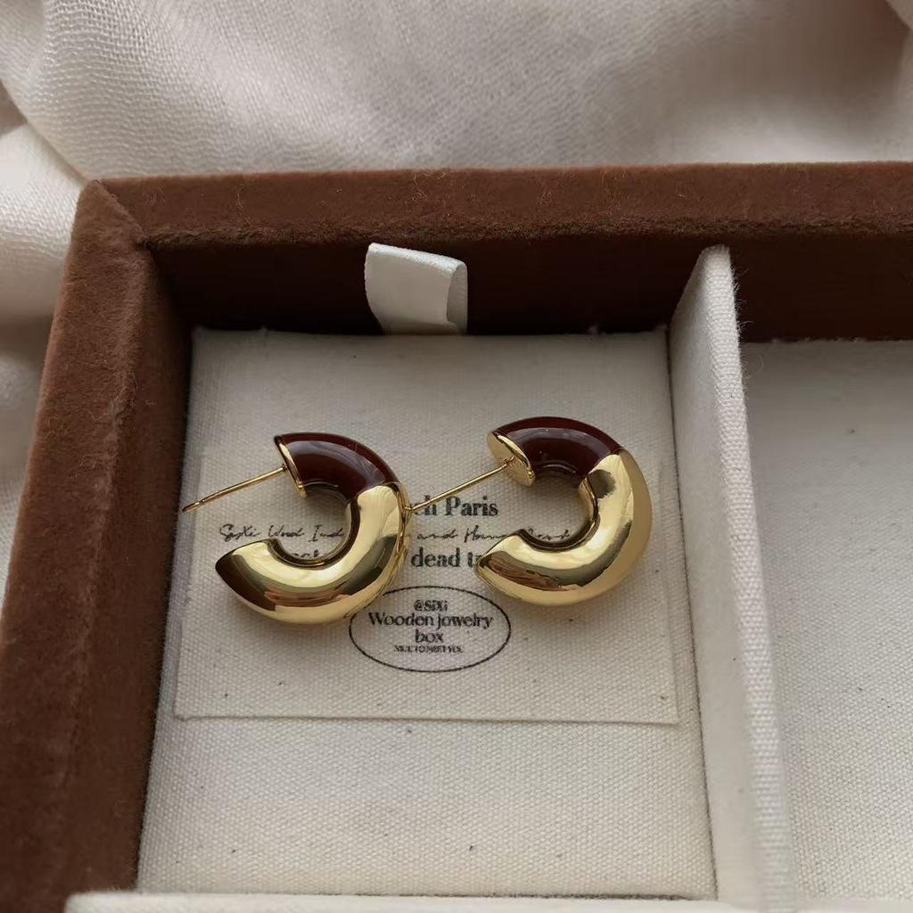 Boucles d'oreilles semi-circulaires en métal de couleur contrastée Boucles d'oreilles Luxe léger Mode Personnalité Simple Luxe léger Quotidien Premium Boucles d'oreilles polyvalentes