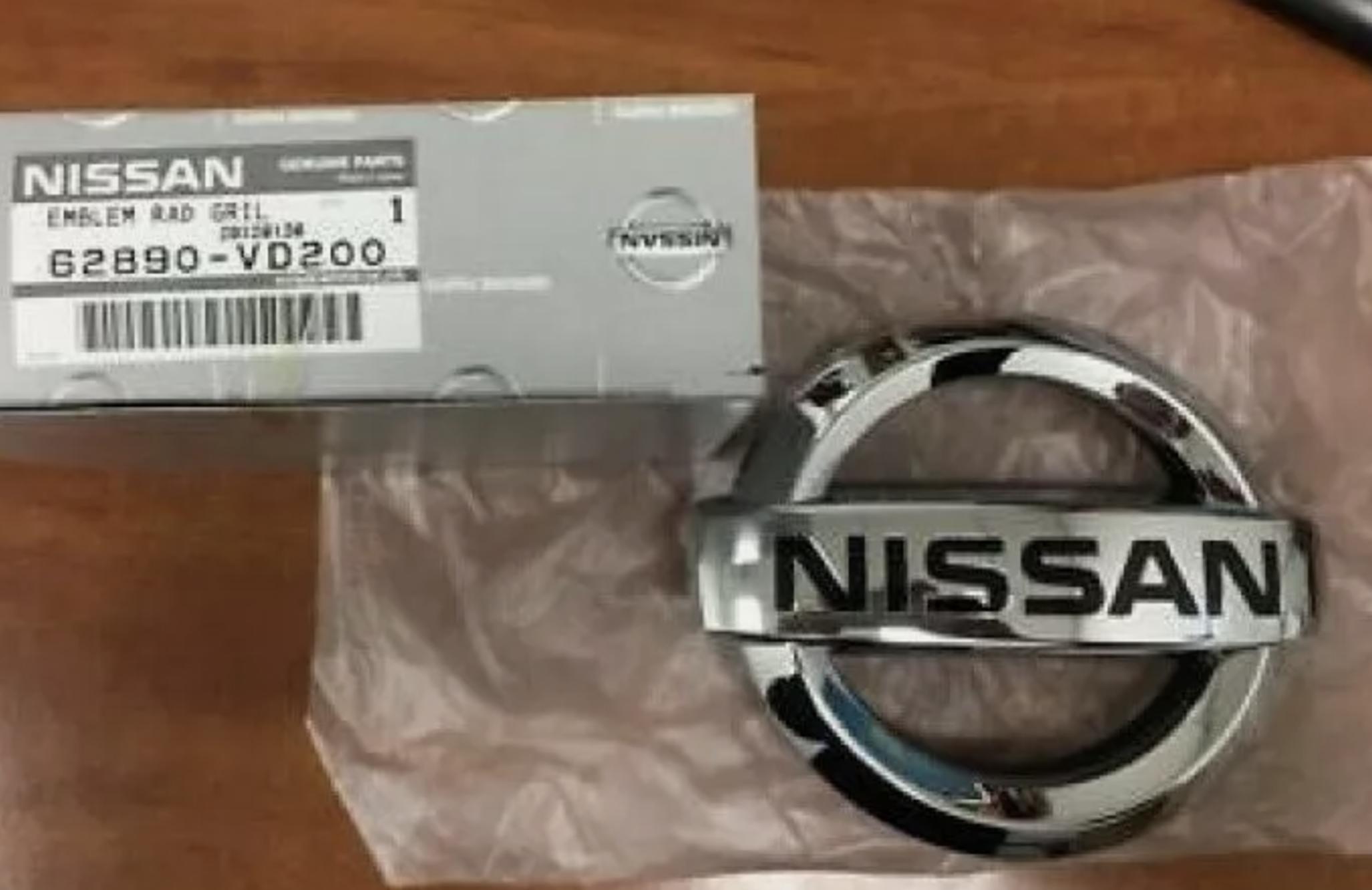 

Nissan 62890-VD200 Y61 PATROL(GR) 197/10-2010/03 Front Emblem OEM Genuine